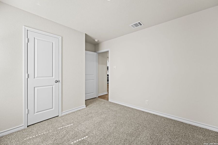 Spacious, unfurnished interior of a new home in Brookstone Creek, San Antonio (Image 22).
