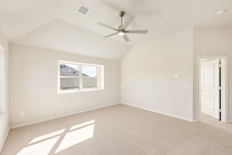 Spacious, unfurnished interior of a new home in Sunset Ridge, Alvarado (Image 32).
