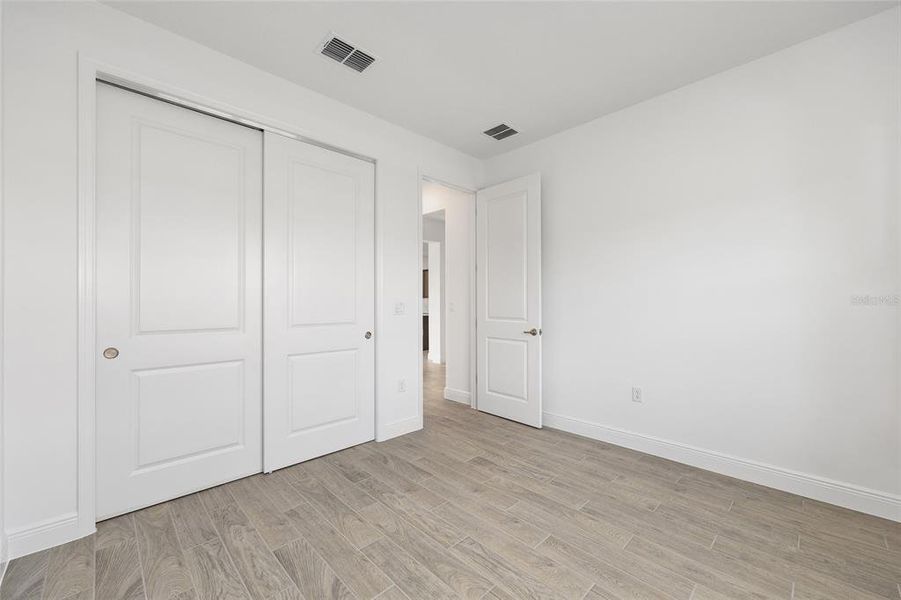 Spacious, unfurnished interior of a new home in , Ocala (Image 13).