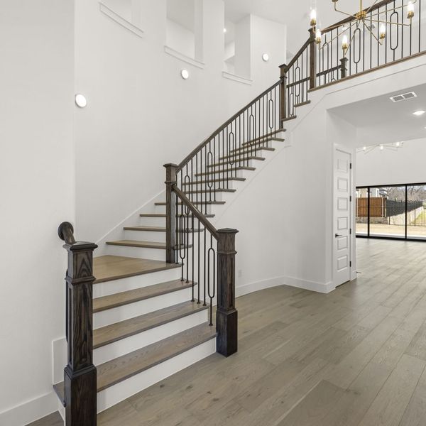 Spacious, unfurnished interior of a new home in StarView, Prosper (Image 65). Spacious, unfurnished interior of a new home in StarView, Prosper (Image 65).
