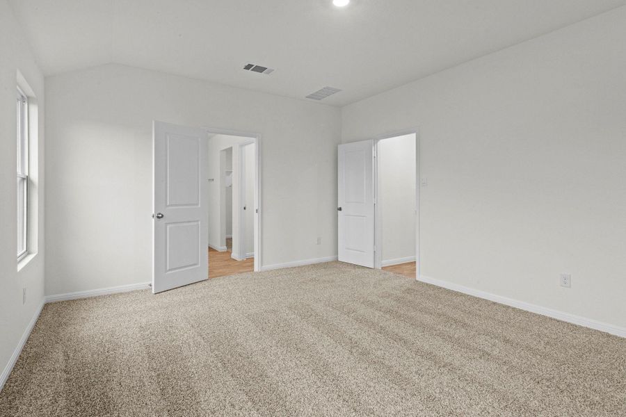 Spacious, unfurnished interior of a new home in Trace, San Marcos (Image 25).