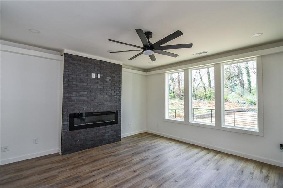 Spacious, unfurnished interior of a new home in , Atlanta (Image 11).
