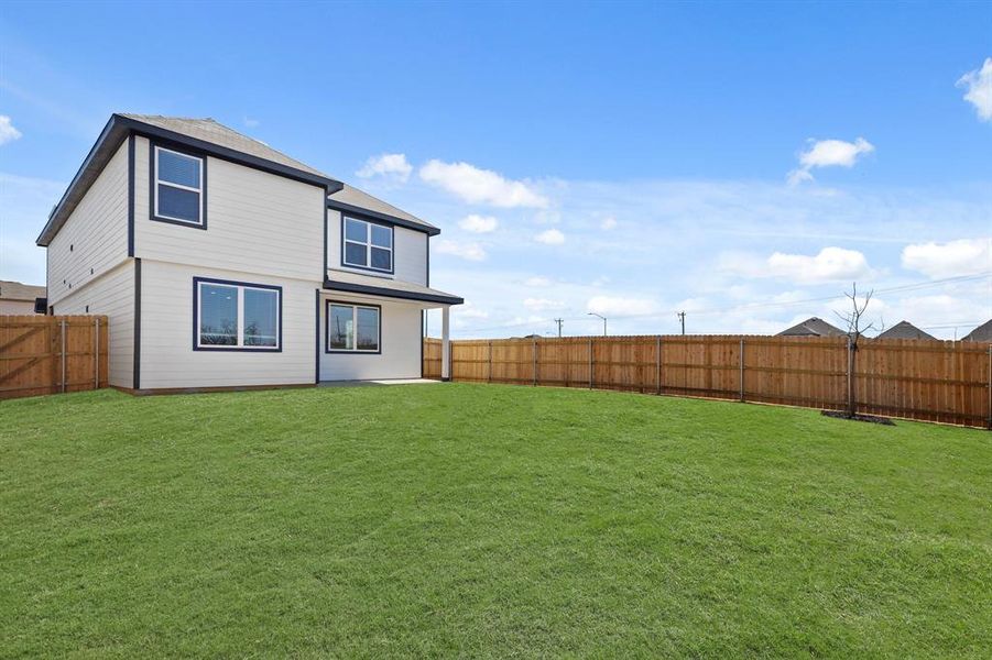 Exterior details and patio area of a home in Deer Creek, Crowley (Image 3).