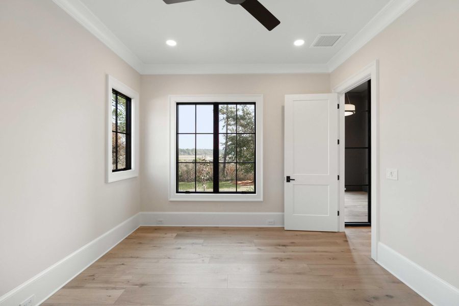Spacious, unfurnished interior of a new home in , Ravenel (Image 27).