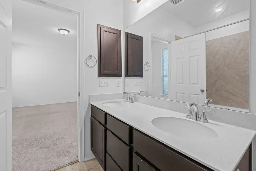 Furnished interior view inside a new home in EastVillage - Heritage Collection, Manor (Image 10). Furnished interior view inside a new home in EastVillage - Heritage Collection, Manor (Image 10).