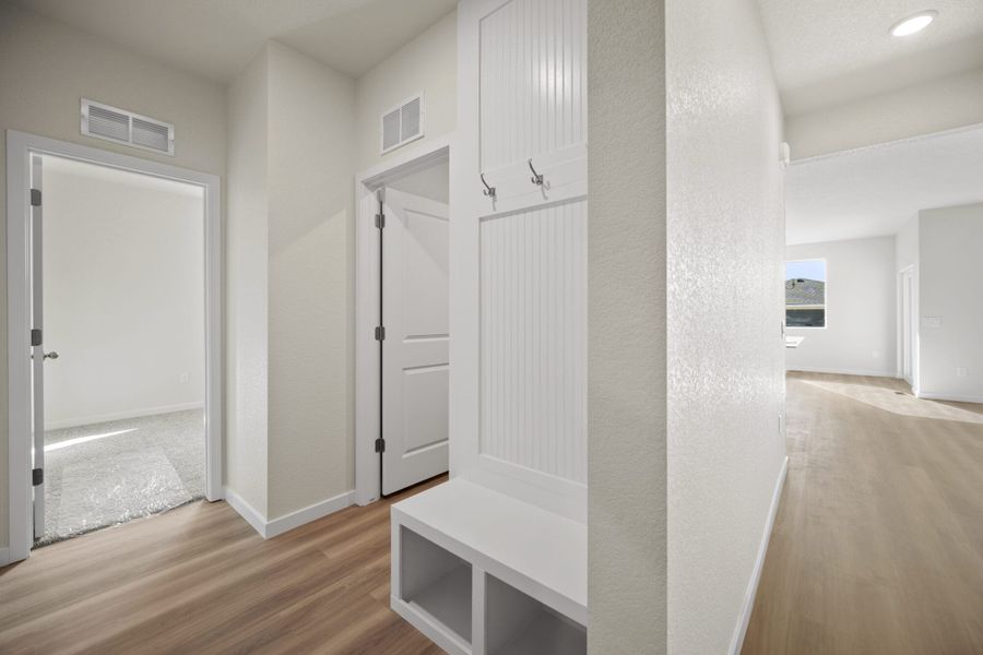 Spacious, unfurnished interior of a new home in The Trails at Aspen Ridge, Colorado Springs (Image 18).