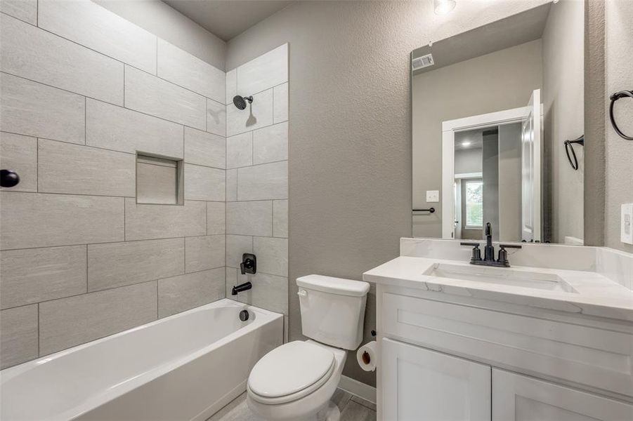 Furnished interior view inside a new home in , Wolfe City (Image 7).