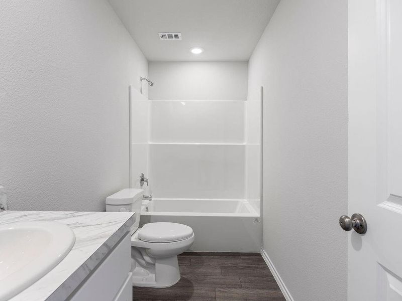Furnished interior view inside a new home in Shirey Forest - Branches, Lufkin (Image 10).