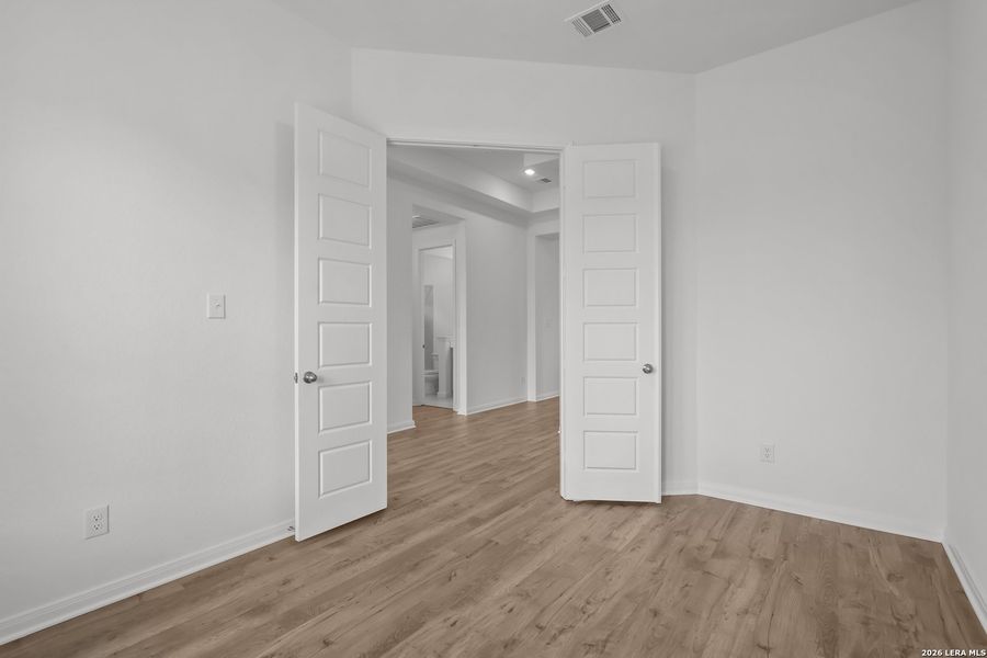 Spacious, unfurnished interior of a new home in Stillwater Ranch, San Antonio (Image 19).
