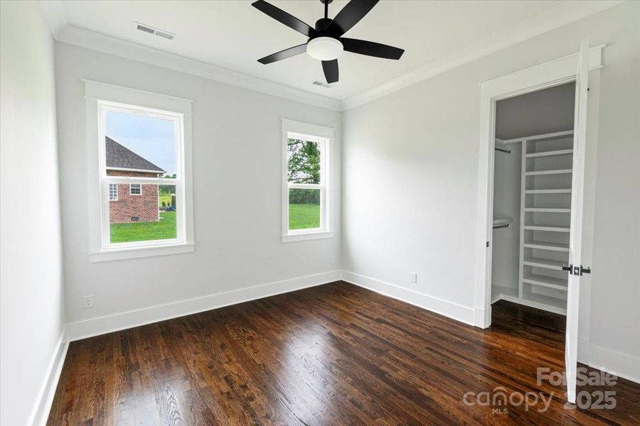 Spacious, unfurnished interior of a new home in , Shelby (Image 11).