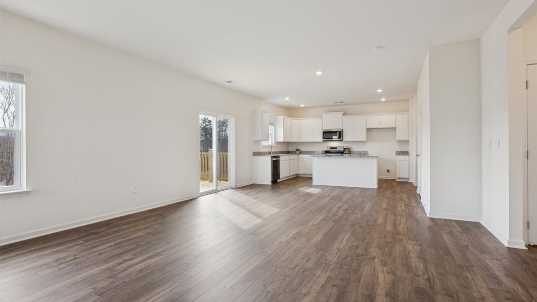 Spacious, unfurnished interior of a new home in Whispering Springs, Maryville (Image 11).