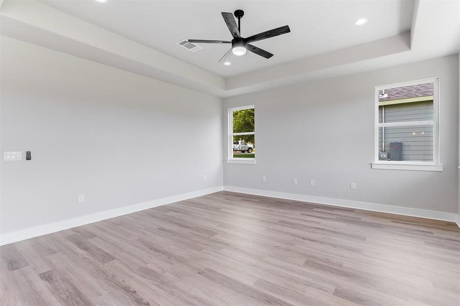 Spacious, unfurnished interior of a new home in , Marble Falls (Image 24).