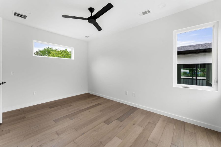 Spacious, unfurnished interior of a new home in , Austin (Image 34).