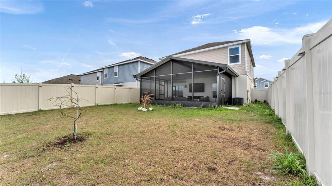 Exterior details and patio area of a home in , Winter Haven (Image 30).