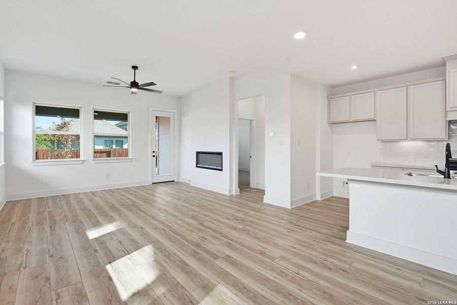 Spacious, unfurnished interior of a new home in Stillwater Ranch, San Antonio (Image 7). Spacious, unfurnished interior of a new home in Stillwater Ranch, San Antonio (Image 7).