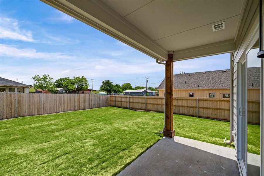 Exterior details and patio area of a home in , Granbury (Image 3).