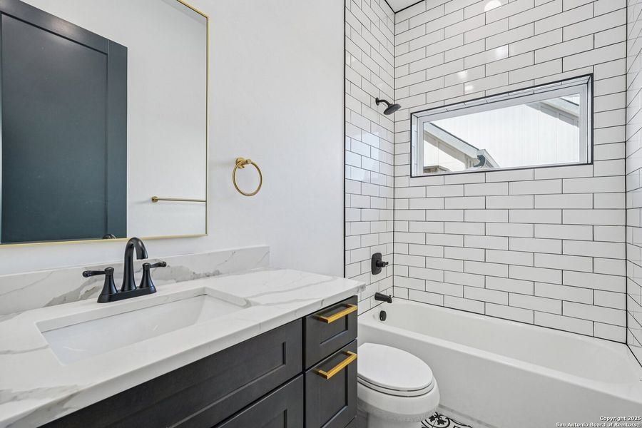 Furnished interior view inside a new home in , Kerrville (Image 16).