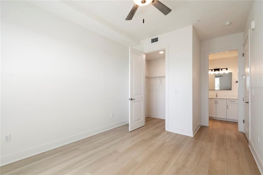 Spacious, unfurnished interior of a new home in , Madeira Beach (Image 26).