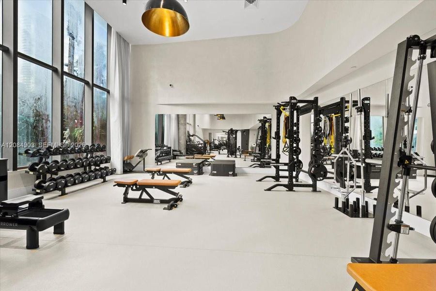 Community amenities in , Miami (Image 35).