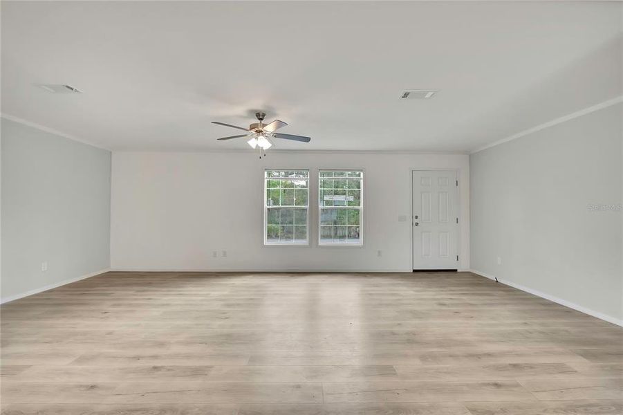 Spacious, unfurnished interior of a new home in , Homosassa (Image 12).