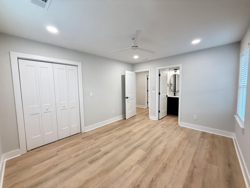 Spacious, unfurnished interior of a new home in , North Charleston (Image 19).
