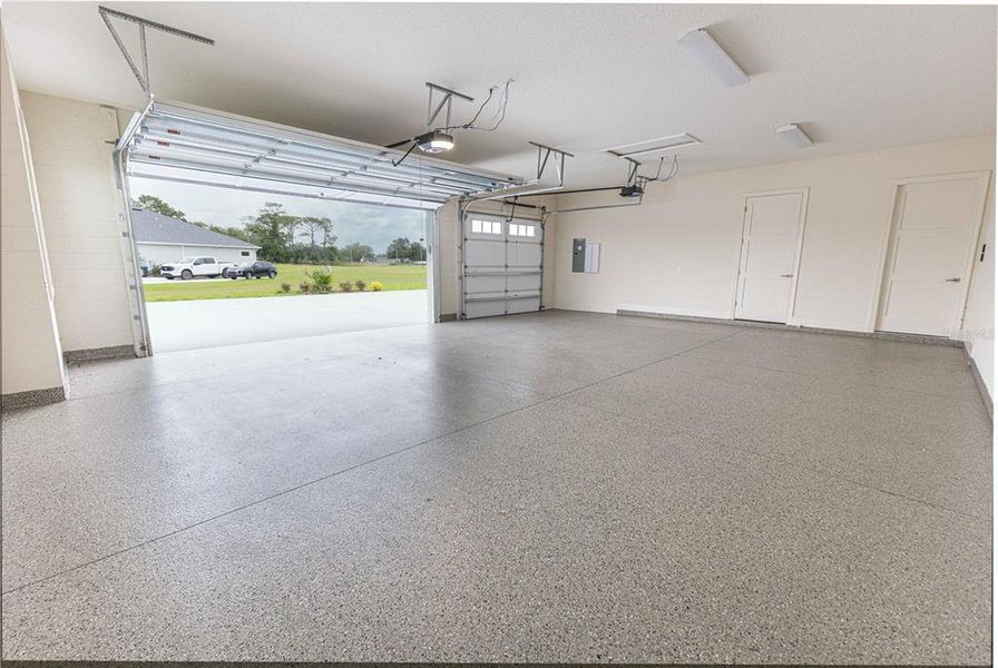 Spacious, unfurnished interior of a new home in , Oxford (Image 40).