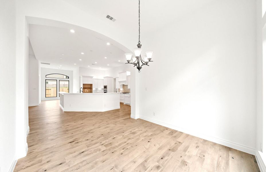 Spacious, unfurnished interior of a new home in Bridgeland 60′, Cypress (Image 23).