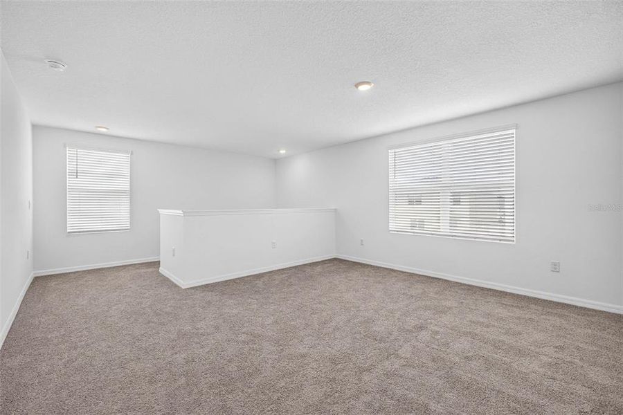 Spacious, unfurnished interior of a new home in , Tampa (Image 23).