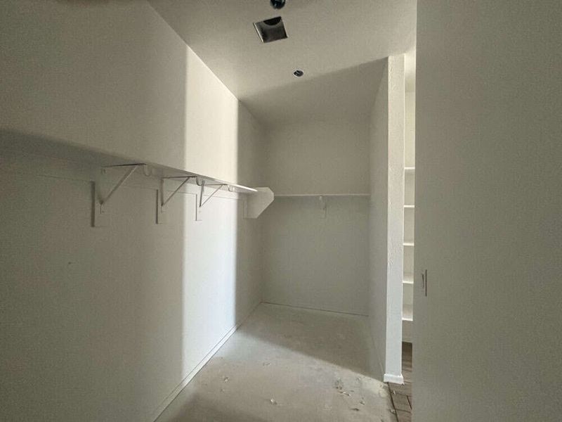 Primary suite walk in closet