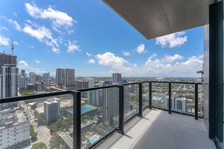 Condo located in Miami, FL showcasing its design and architecture (Image 3).
