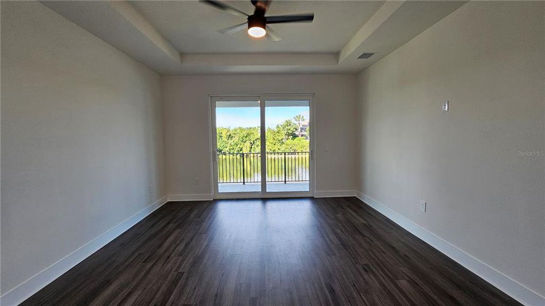 Spacious, unfurnished interior of a new home in , Port Charlotte (Image 17).
