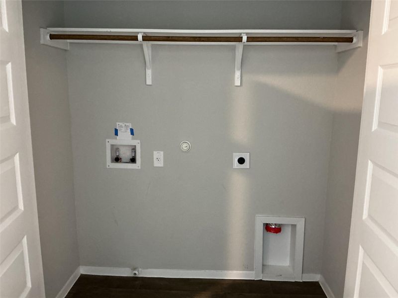 Spacious, unfurnished interior of a new home in Harvest Ridge, Elgin (Image 12).