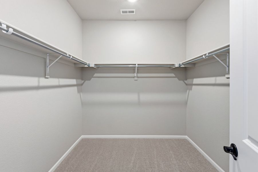 Spacious, unfurnished interior of a new home in The Estates Collection at Murphy Creek, Aurora (Image 21).