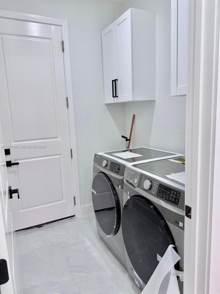Furnished interior view inside a new home in , Lehigh Acres (Image 7).