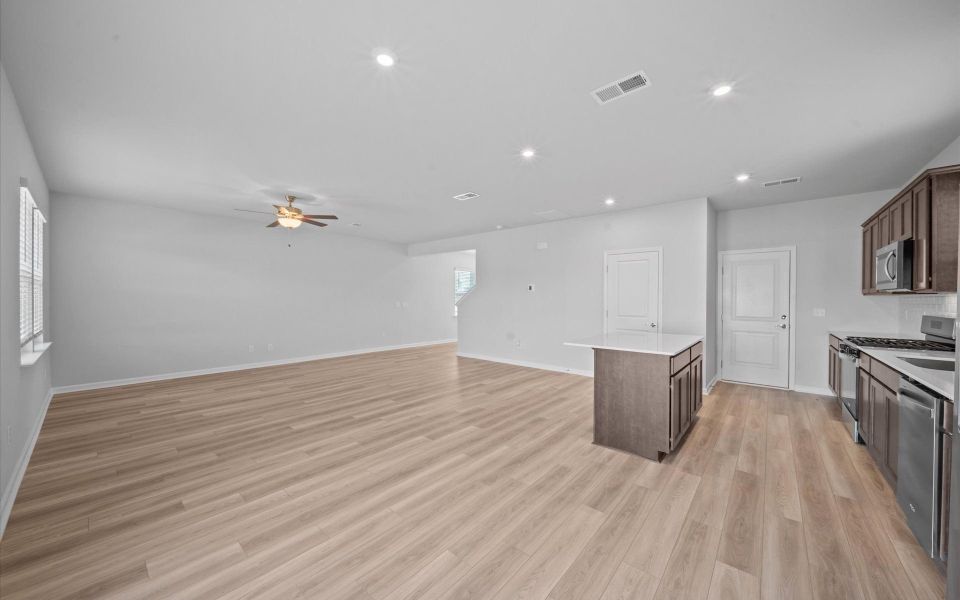 Spacious, unfurnished interior of a new home in Crestview, Spartanburg (Image 15). Spacious, unfurnished interior of a new home in Crestview, Spartanburg (Image 15).
