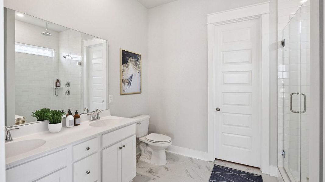 1778 Lawrence Owners Bath 1of2 F1 090925