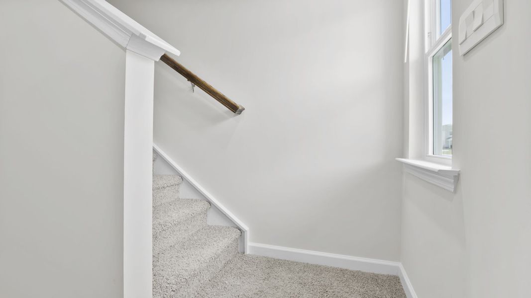 Spacious, unfurnished interior of a new home in Hawk Ridge, Anderson (Image 22).