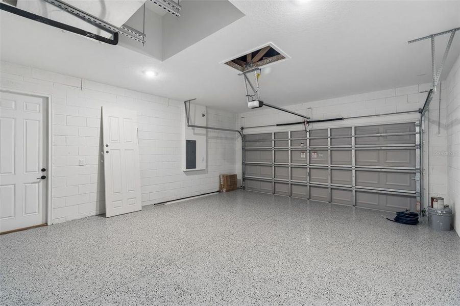 Spacious, unfurnished interior of a new home in , Weeki Wachee (Image 63).