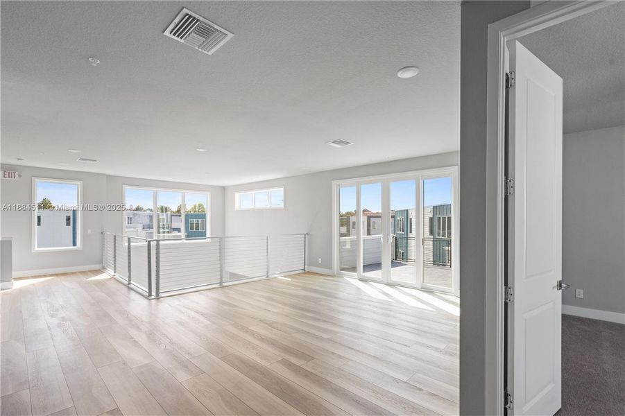 Spacious, unfurnished interior of a new home in , Reunion (Image 21). Spacious, unfurnished interior of a new home in , Reunion (Image 21).