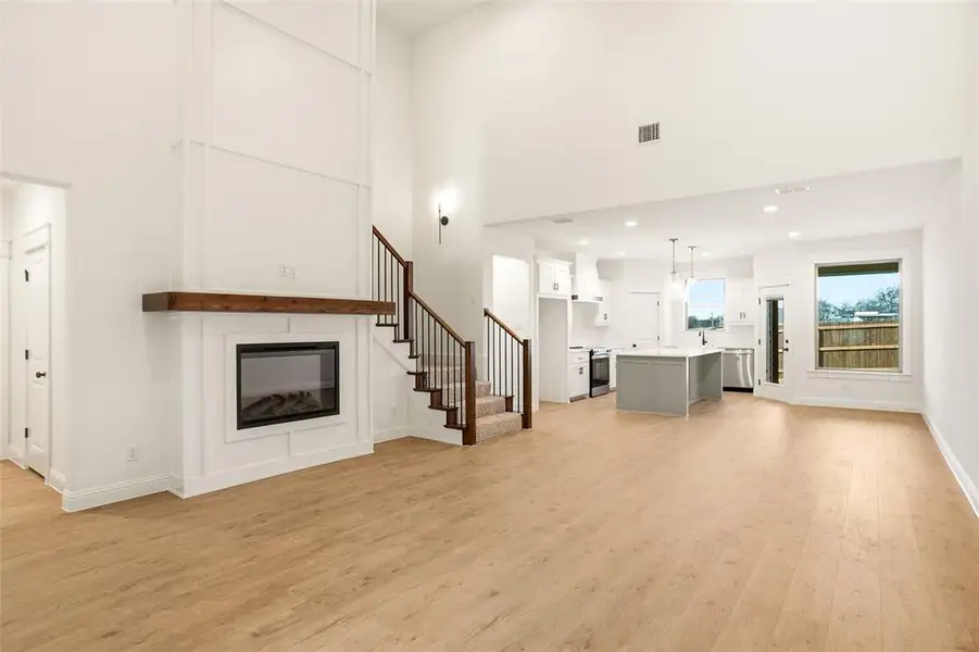 Spacious, unfurnished interior of a new home in The Villas at Heritage Pointe, Weatherford (Image 16).