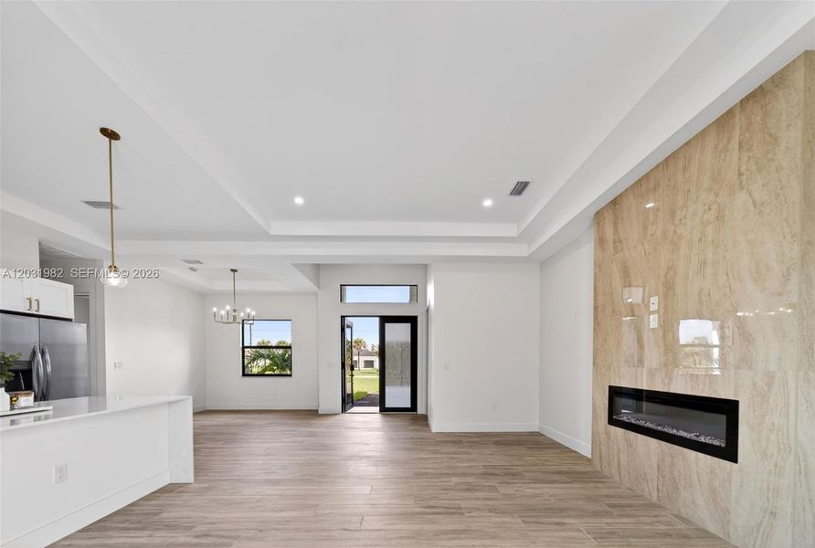 Spacious, unfurnished interior of a new home in , Naples (Image 24).