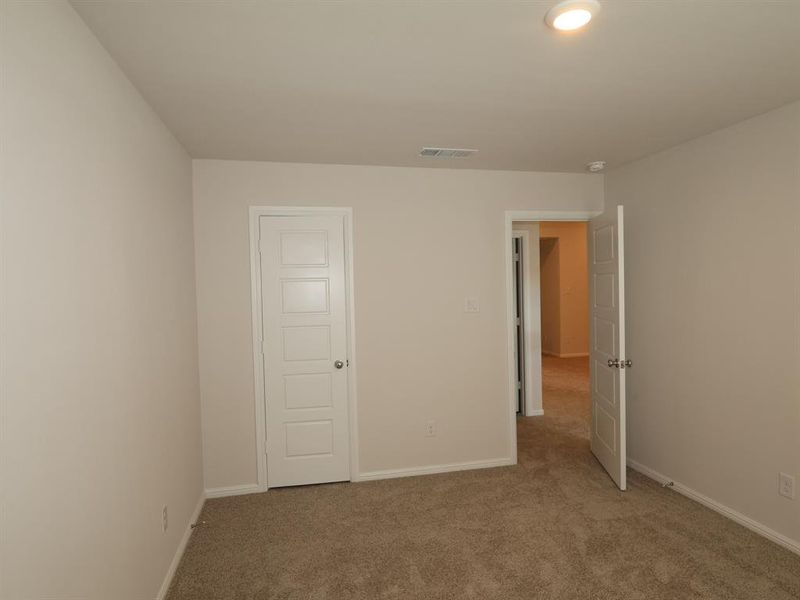 Spacious, unfurnished interior of a new home in The Preserve, Justin (Image 27).