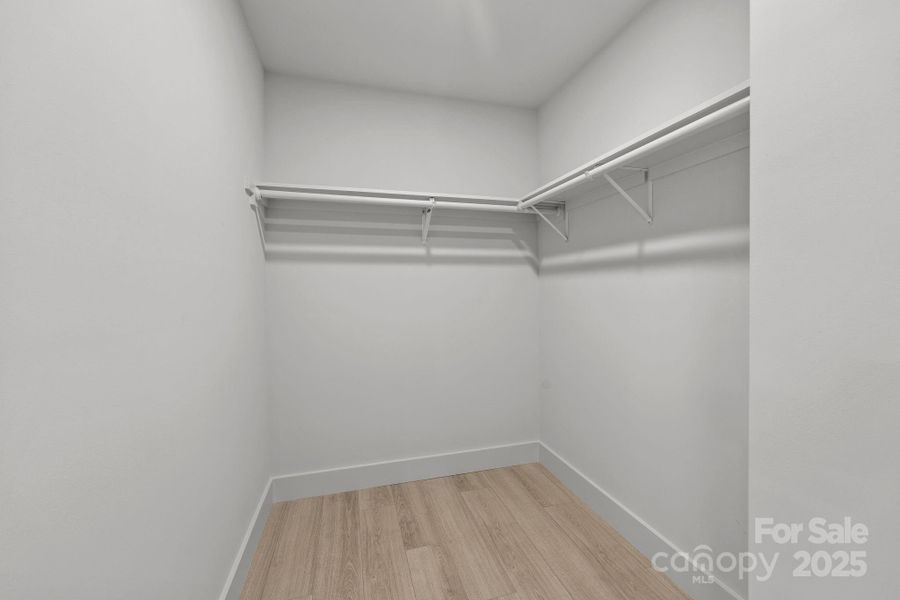 Spacious, unfurnished interior of a new home in , Richfield (Image 30).