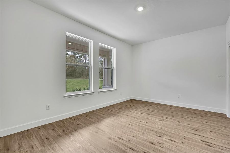 Spacious, unfurnished interior of a new home in , Weeki Wachee (Image 45).