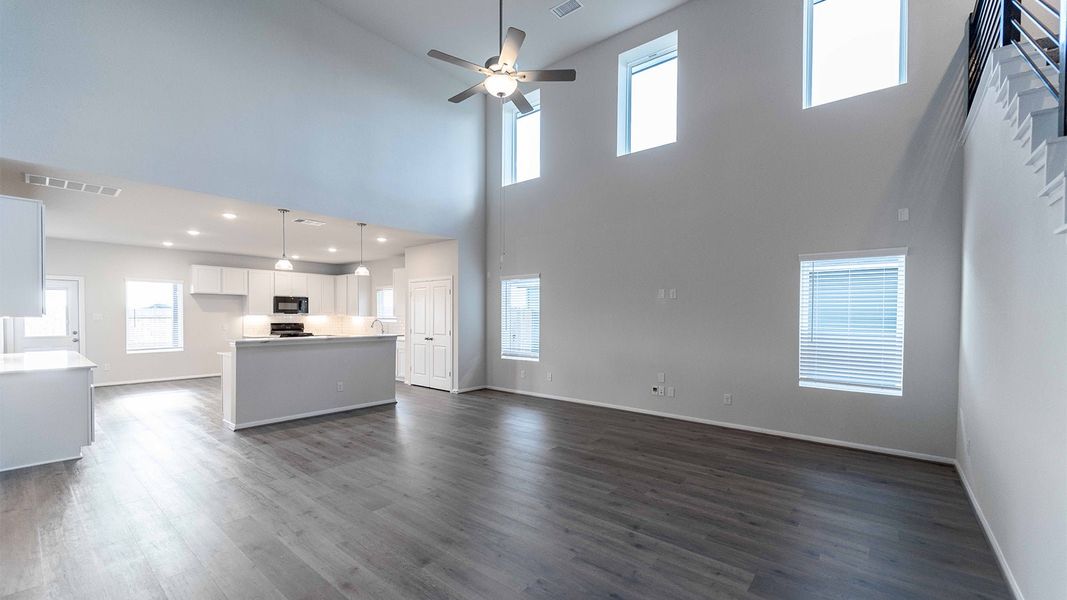 Spacious, unfurnished interior of a new home in Paramount, Kyle (Image 22).