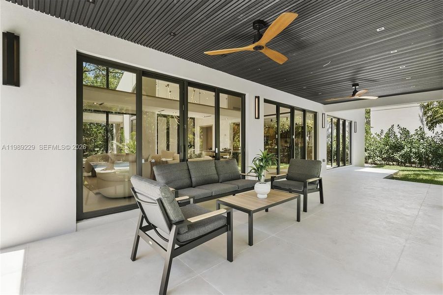 Exterior details and patio area of a home in , Hollywood (Image 35).