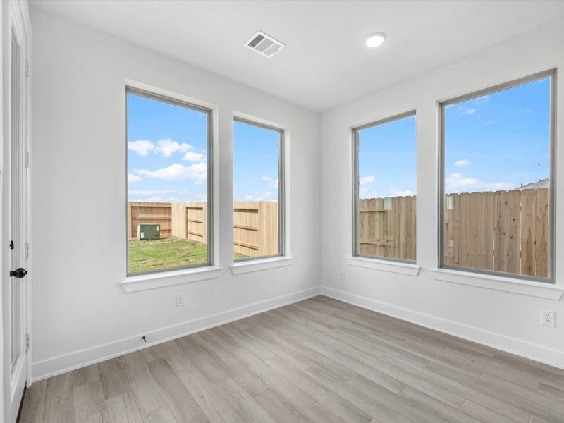 Spacious, unfurnished interior of a new home in Brookewater, Rosenberg (Image 15).