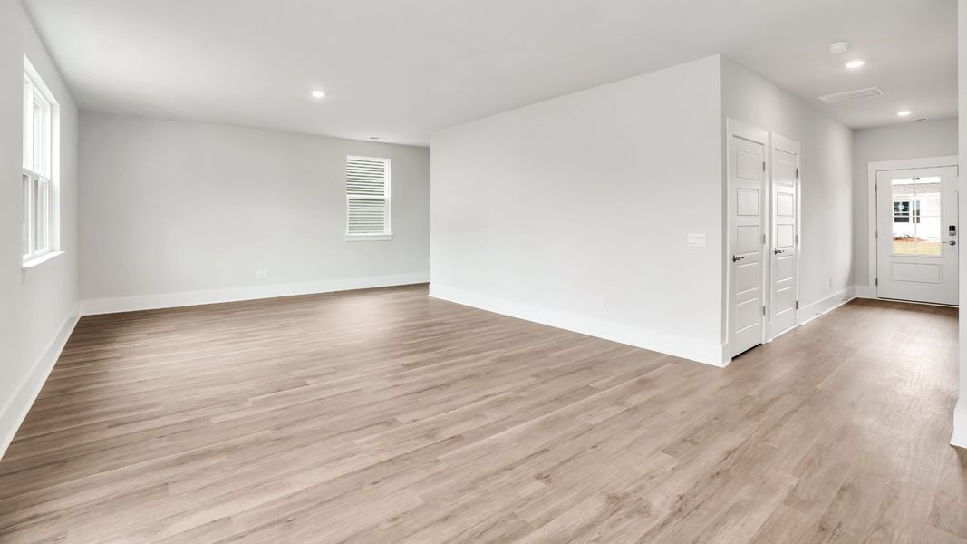 Spacious, unfurnished interior of a new home in Bella Point, Bolivia (Image 16).