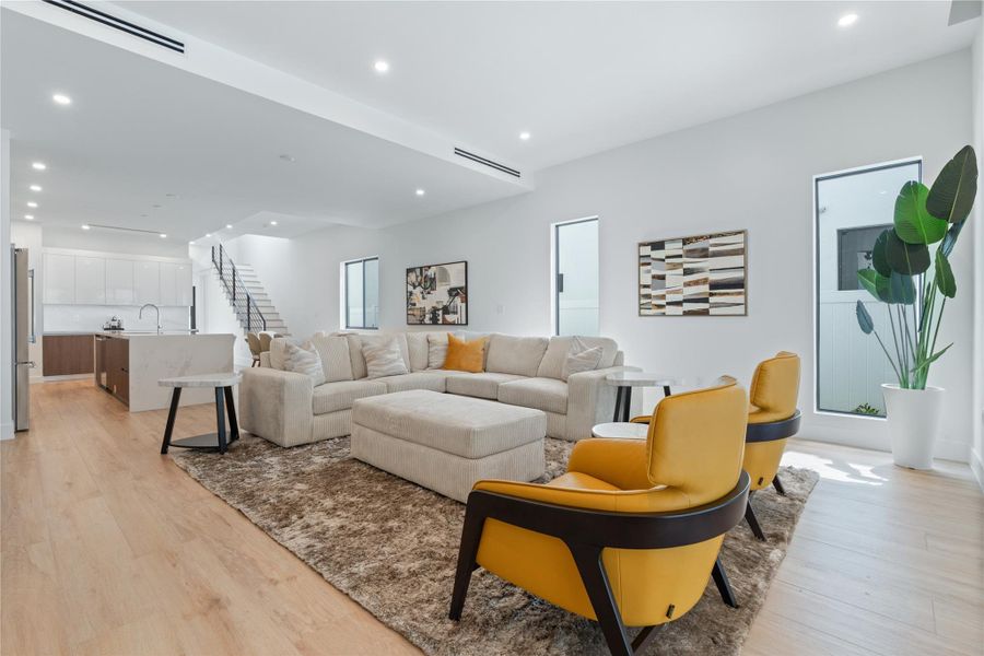 DISCLAIMER: All renderings, site plans, simulated
views, floor plans, graphic images, drawings and all
other information depicted are illustrative, and are
provided to assist in visualizing the units and the
Project and may not be accurately depicted and
may be changed at any time. DISCLAIMER: All renderings, site plans, simulated
views, floor plans, graphic images, drawings and all
other information depicted are illustrative, and are
provided to assist in visualizing the units and the
Project and may not be accurately depicted and
may be changed at any time.