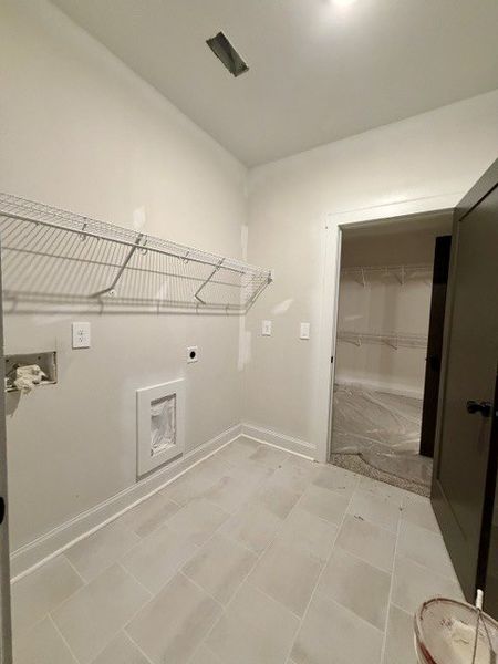 Spacious, unfurnished interior of a new home in Lakefield, Palmetto (Image 5).